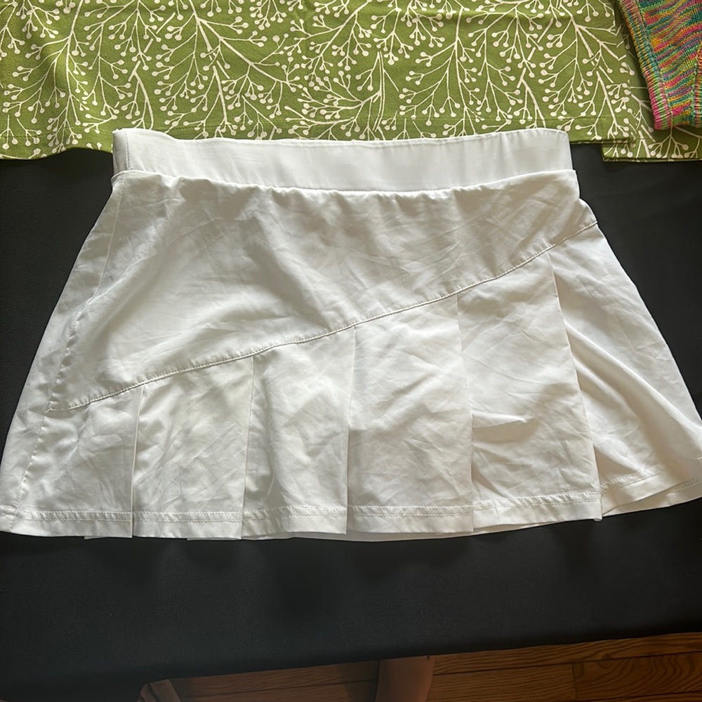White pleated tennis skirt